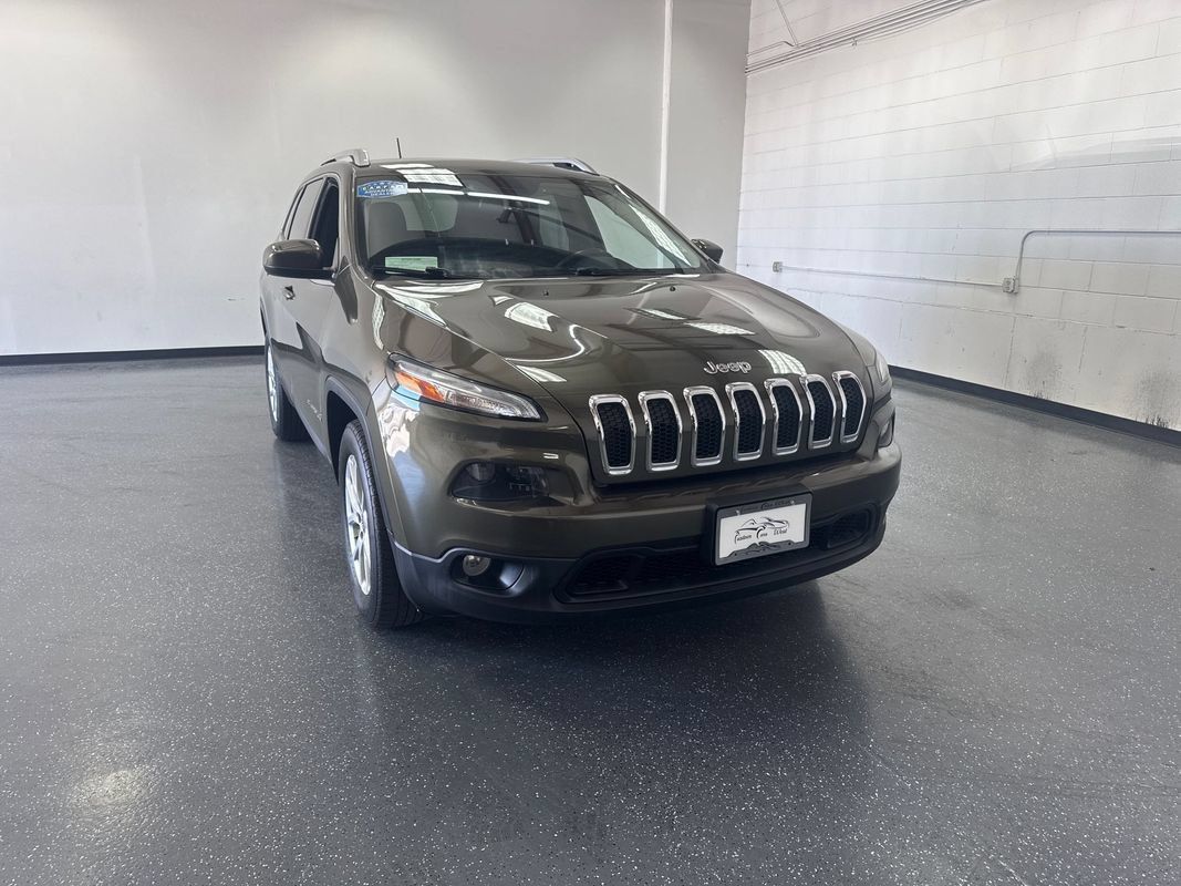 Used 2015 Jeep Cherokee Latitude AWD/4WD image 1