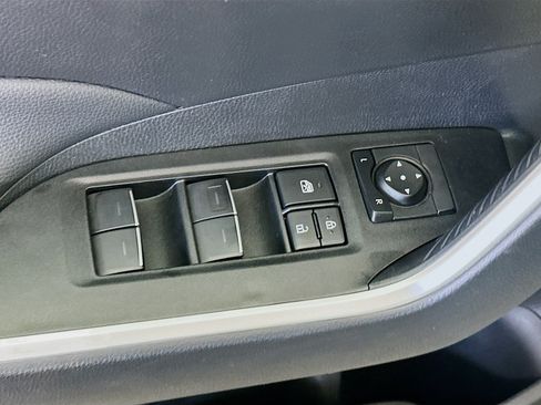 Used 2025 Toyota RAV4 XLE FWD image 15