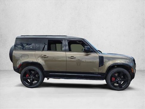 Used 2024 Land Rover Defender 110 X AWD/4WD image 3