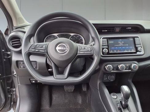 Used 2025 Nissan Kicks Play S image 11