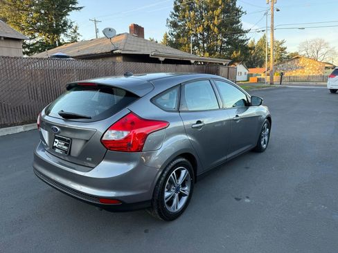 Used 2014 Ford Focus SE w/ SE Sport Package image 4