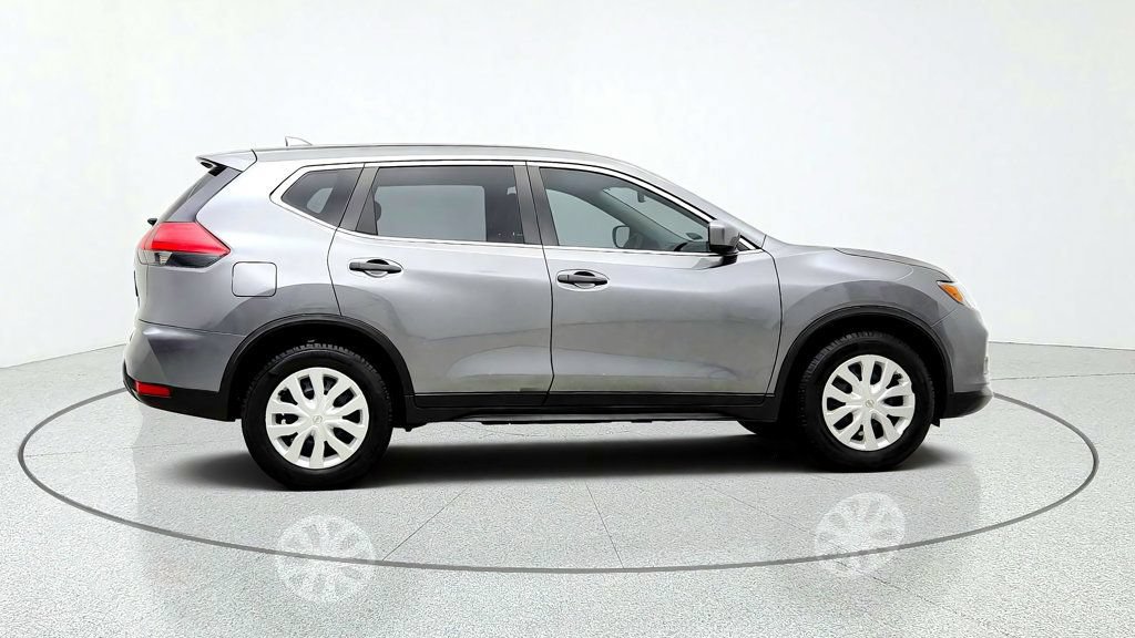 Used 2017 Nissan Rogue S FWD image 4