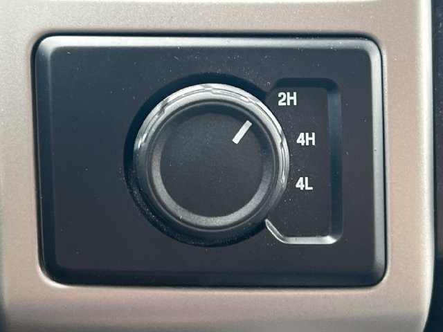 Used 2021 Ford F350 Lariat w/ Lariat Value Package AWD/4WD image 35