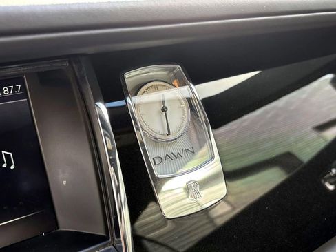 Certified 2018 Rolls-Royce Dawn image 23
