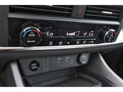 Certified 2026 Nissan Rogue SV FWD image 25