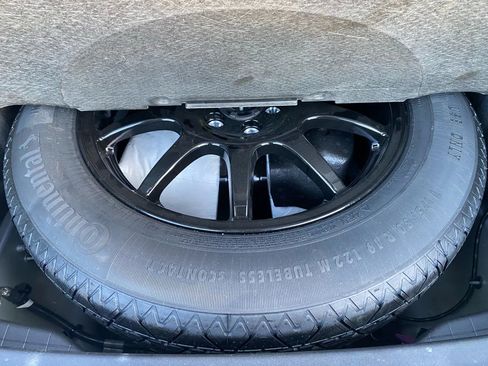 Used 2021 Land Rover Range Rover Velar S image 18