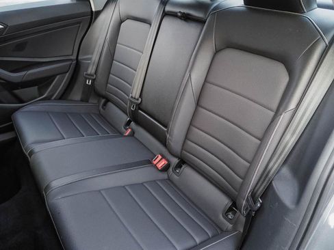 Used 2022 Volkswagen Jetta SE FWD image 22