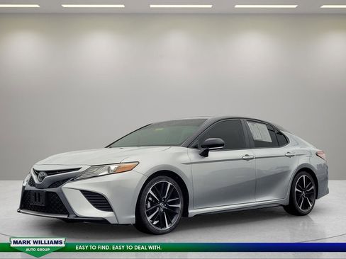 Used 2019 Toyota Camry XSE FWD image 8