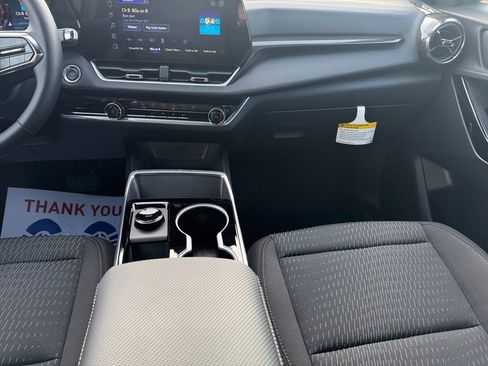 Used 2026 Chevrolet Equinox LT image 11