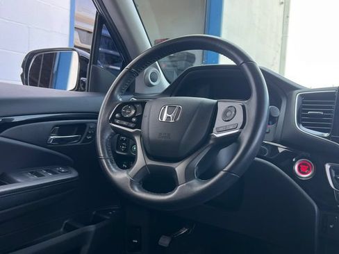 Used 2020 Honda Pilot Touring image 17