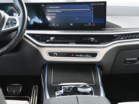 Used 2023 BMW X7 M60i w/ Executive Package image 33