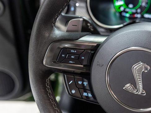 Used 2022 Ford Mustang Shelby GT500 w/ Carbon Fiber Track Pack RWD image 39