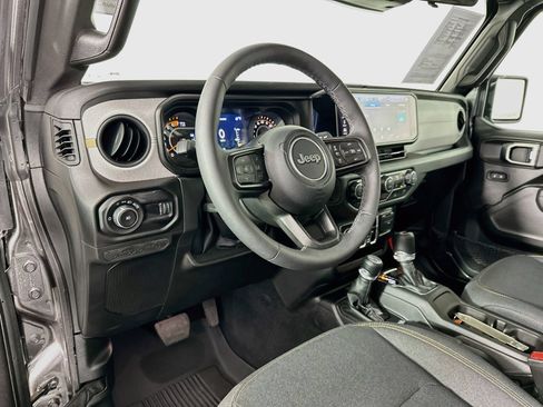 Used 2025 Jeep Wrangler Unlimited Sport AWD/4WD image 10