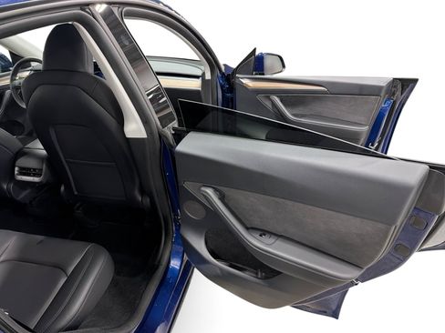 Certified 2023 Tesla Model Y Long Range AWD/4WD image 12