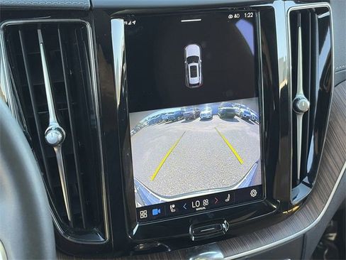Used 2023 Volvo XC60 B5 Ultimate w/ Climate Package image 30