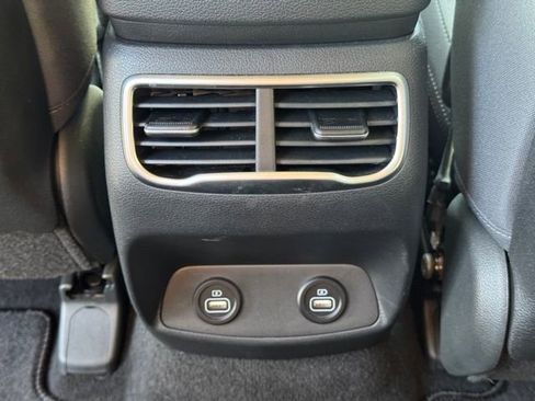 Used 2023 Hyundai Santa Fe SEL image 18