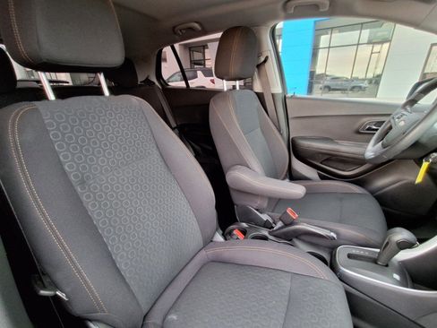 Used 2018 Chevrolet Trax LS w/ Fleet Convenience Package FWD image 15