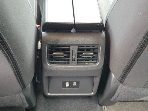 Certified 2025 Nissan Rogue SV FWD image 23