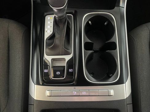 Used 2024 Kia Carnival LX image 37