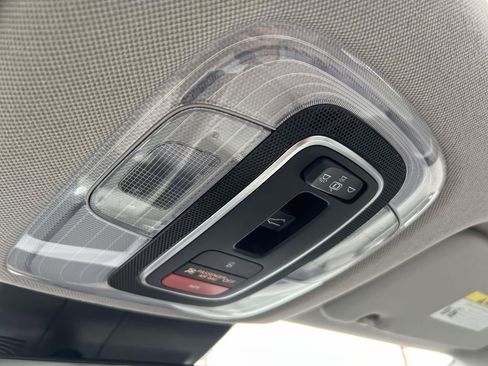 Used 2022 Hyundai Elantra Limited image 36