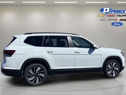 Used 2024 Volkswagen Atlas SE FWD image 8