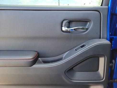 Used 2025 Nissan Frontier PRO-4X w/ Pro Premium Package image 12