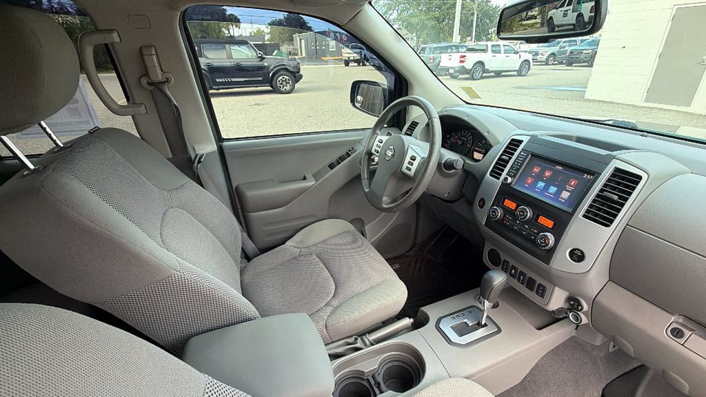 Used 2021 Nissan Frontier SV RWD image 29