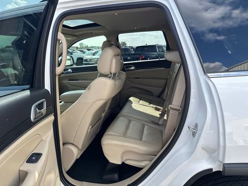Used 2021 Jeep Grand Cherokee Limited w/ Trailer Tow Group IV AWD/4WD image 36