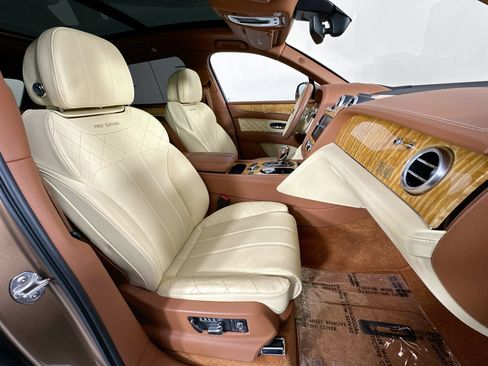 Certified 2017 Bentley Bentayga AWD/4WD image 27