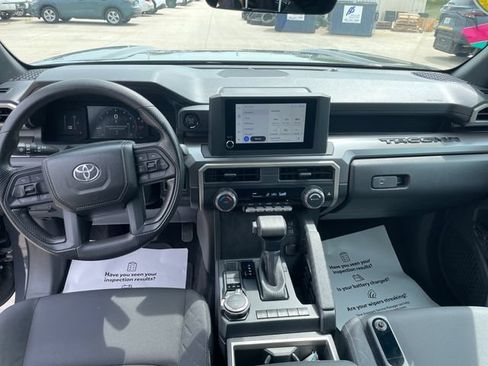 Used 2024 Toyota Tacoma SR5 AWD/4WD image 22