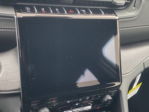 New 2025 Jeep Grand Cherokee Limited w/ Luxury Tech Group II image 20