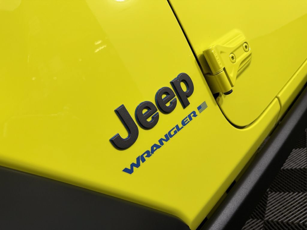 Used 2023 Jeep Wrangler Unlimited w/ Cold Weather Group AWD/4WD image 16