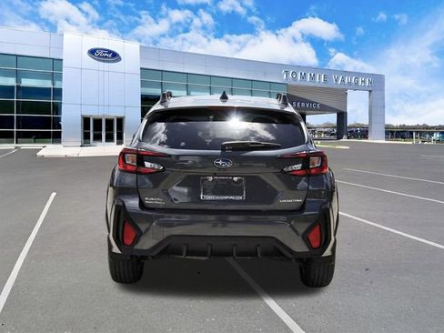 Used 2024 Subaru Crosstrek 2.0i Premium AWD/4WD image 3