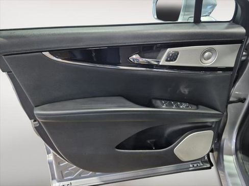 Certified 2021 Lincoln Nautilus Reserve w/ Equipment Group 202A image 11