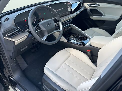 New 2025 Audi Q5 Premium image 14