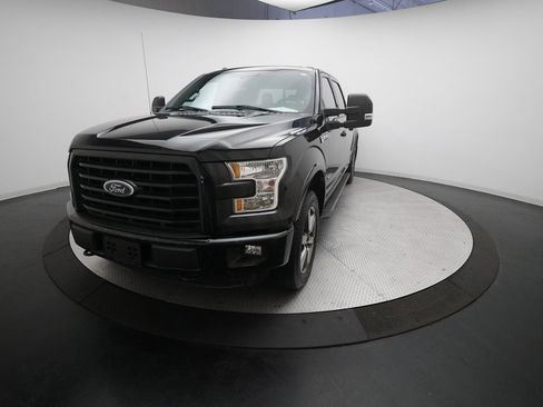 Used 2015 Ford F150 XLT w/ Equipment Group 302A Luxury image 31