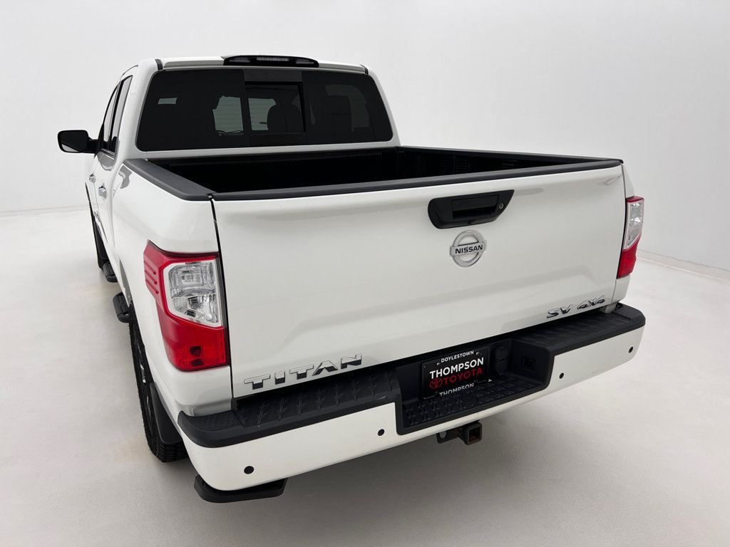 Used 2021 Nissan Titan SV w/ SV Convenience Package AWD/4WD image 8