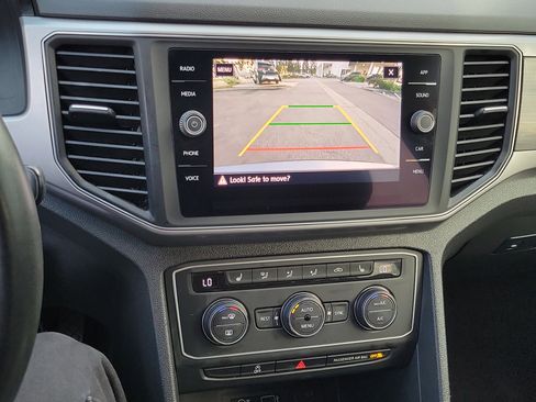 Used 2018 Volkswagen Atlas SE image 14