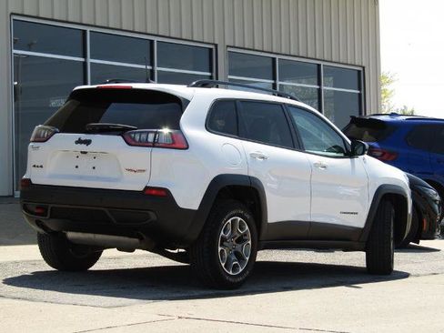 Used 2022 Jeep Cherokee Trailhawk w/ Premium Leather Package AWD/4WD image 3