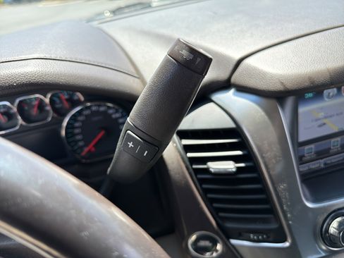 Used 2019 Chevrolet Tahoe LT w/ LT Signature Package image 26