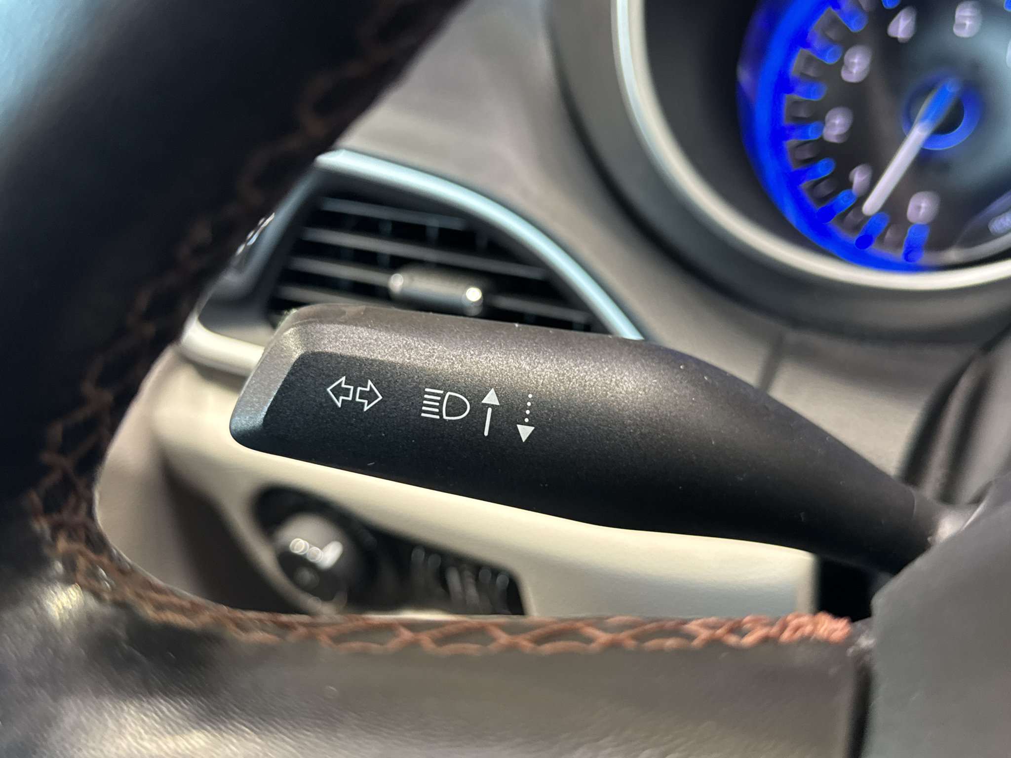 Used 2020 Chrysler Pacifica Touring-L FWD image 25