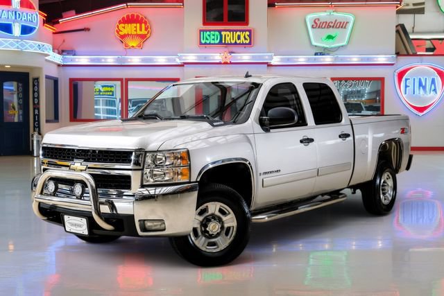 Used 2008 Chevrolet Silverado 2500 LT w/ 2LT Convenience Package AWD/4WD image 2