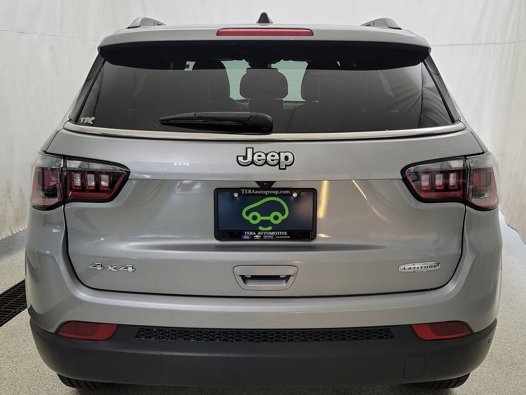 Used 2024 Jeep Compass Latitude AWD/4WD image 4