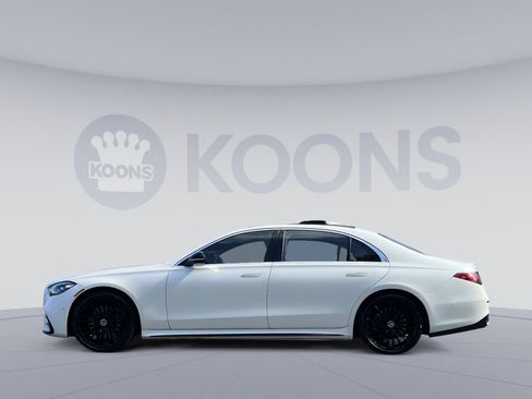 Used 2022 Mercedes-Benz S 500 4MATIC w/ AMG Line Package image 11
