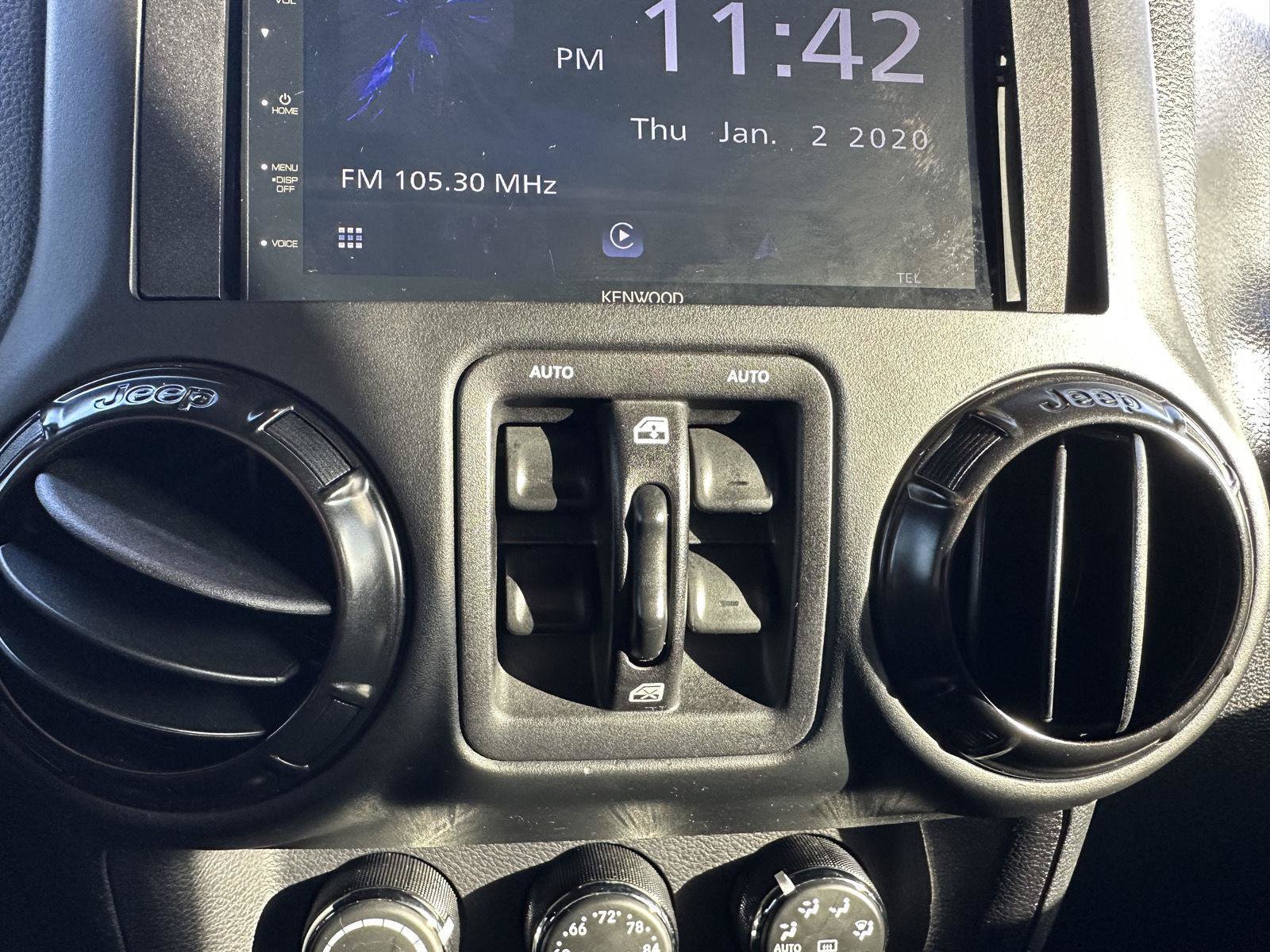 Used 2018 Jeep Wrangler Unlimited Rubicon AWD/4WD image 23
