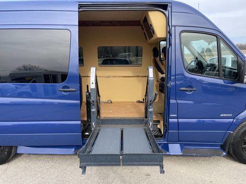 Used 2014 Mercedes-Benz Sprinter 2500 image 3