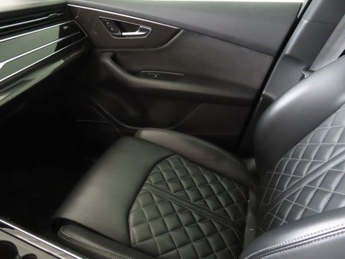 Used 2020 Audi SQ7 Premium Plus w/ SQ7 Black Optic Package image 24