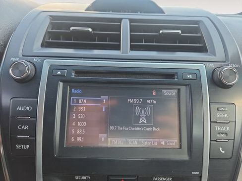 Used 2014 Toyota Camry SE FWD image 21