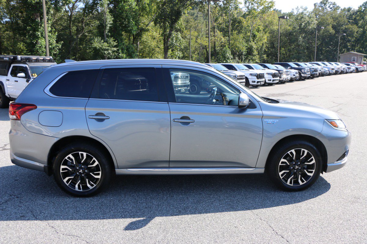 Used 2018 Mitsubishi Outlander SEL AWD/4WD image 9