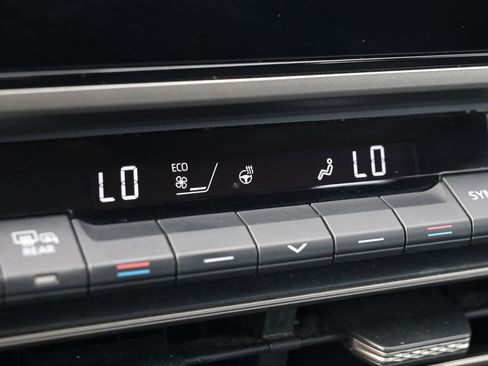 Used 2025 Toyota Camry LE AWD/4WD image 24